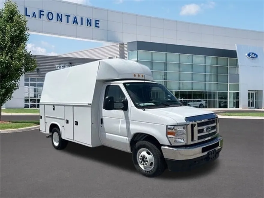 2025 Ford E-350 photo 1