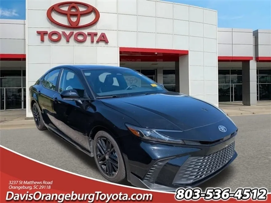 2025 Toyota Camry SE photo 1