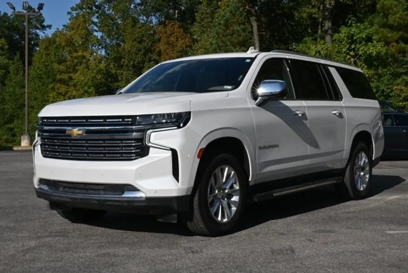 2023 Chevrolet Suburban Premier photo 1