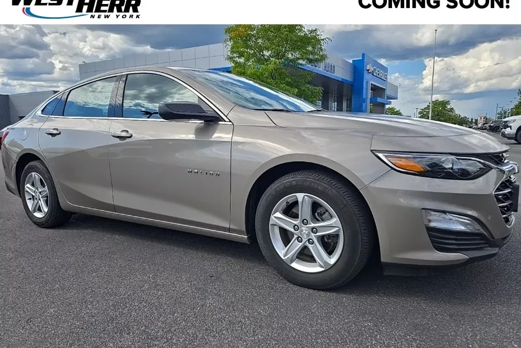 2022 Chevrolet Malibu photo 1