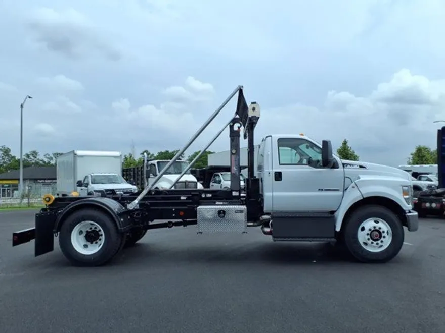 2026 Ford F-750 Base photo 1