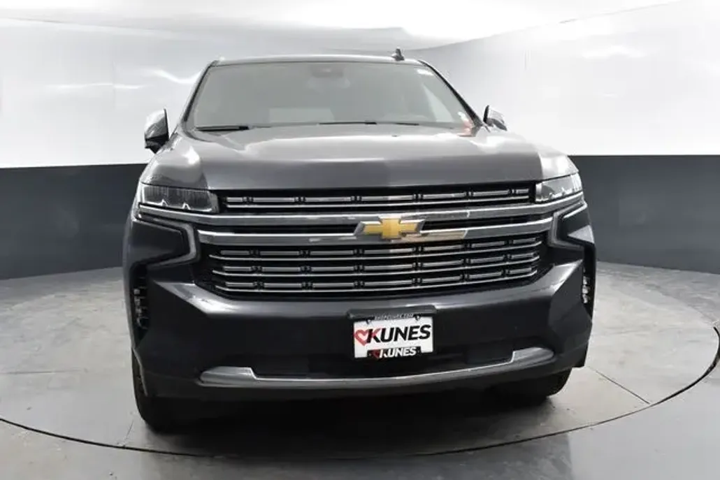 2023 Chevrolet Suburban Premier photo 1
