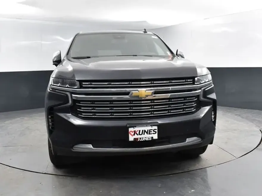 2023 Chevrolet Suburban Premier photo 1