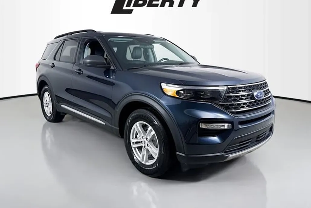 2022 Ford Explorer XLT photo 1
