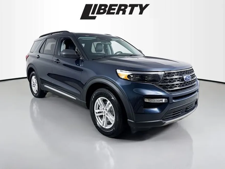2022 Ford Explorer XLT photo 1