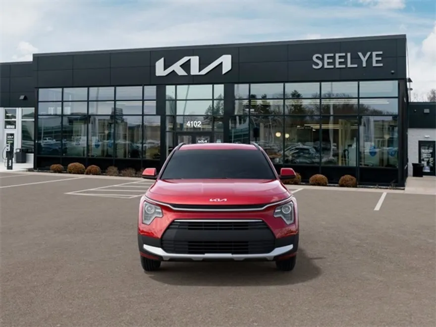 2025 Kia Niro LX photo 1