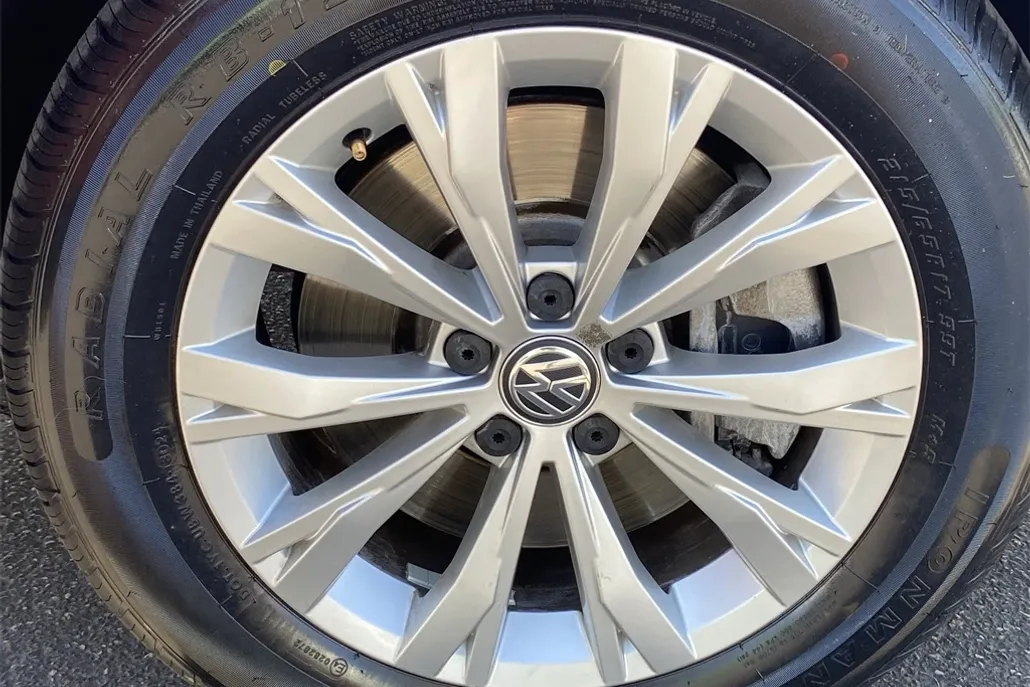 2018 Volkswagen Tiguan S photo 1