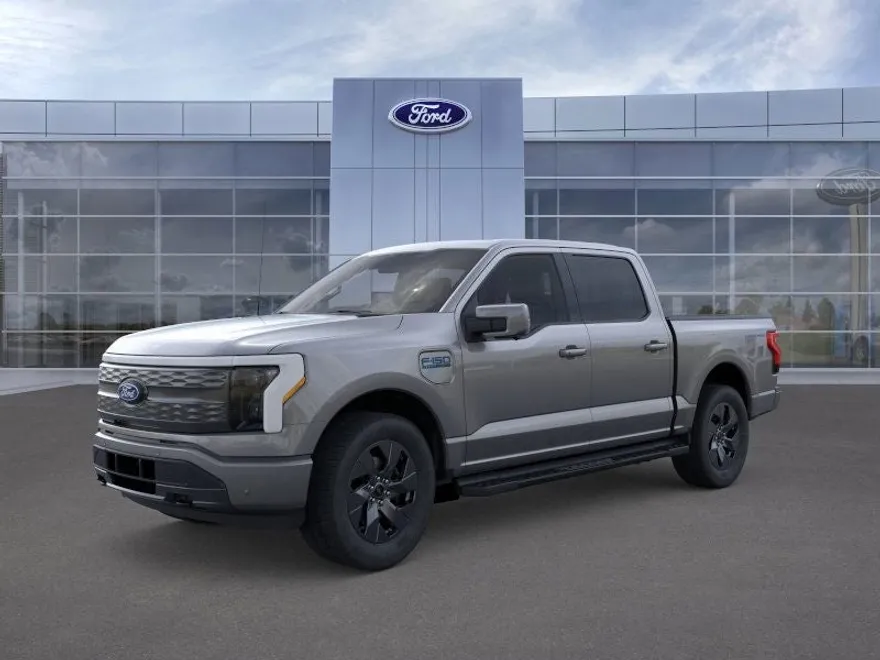 2025 Ford F-150 Lightning Lariat photo 1