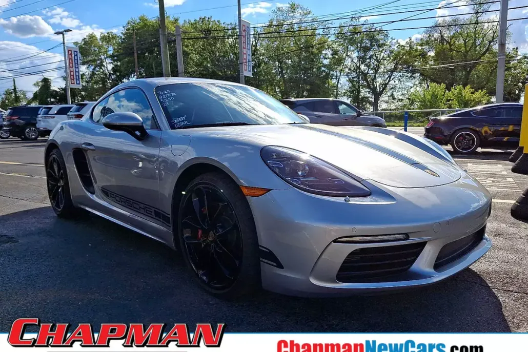 2024 Porsche Cayman photo 1