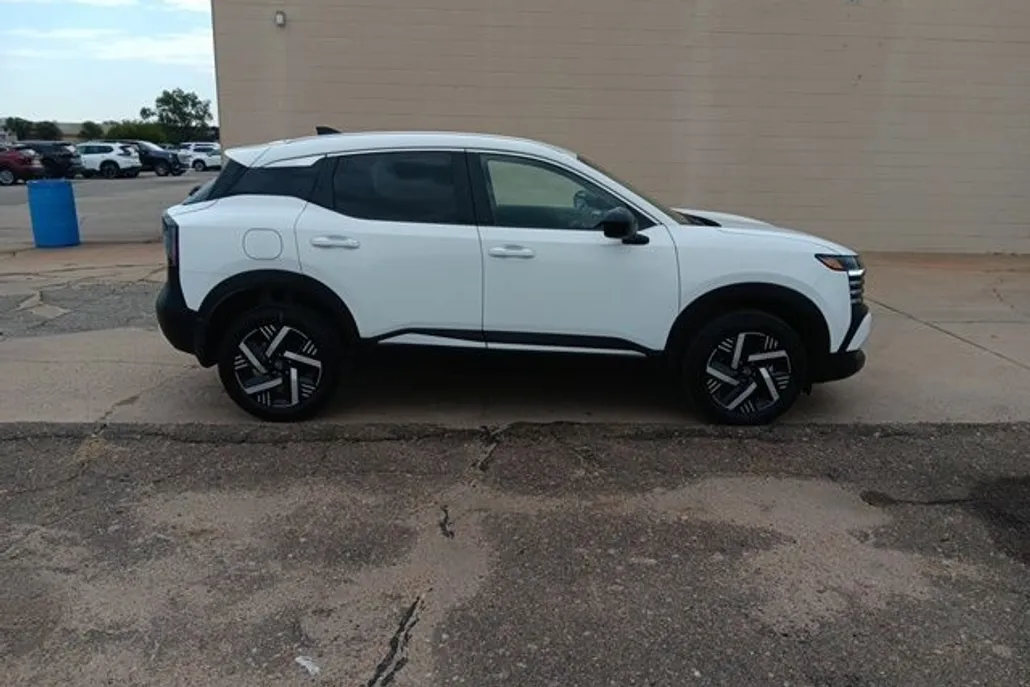 2026 Nissan Kicks SV photo 1