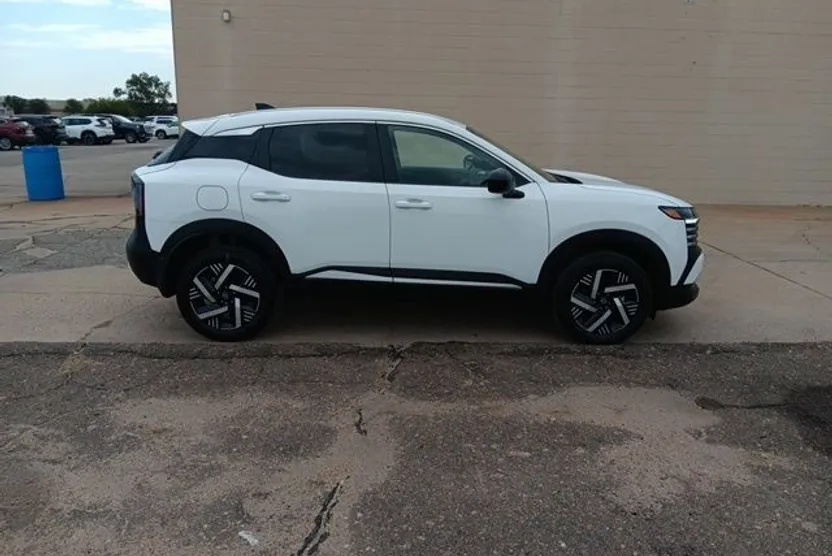 2026 Nissan Kicks SV photo 1