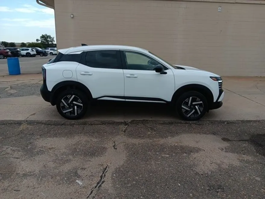 2026 Nissan Kicks SV photo 1