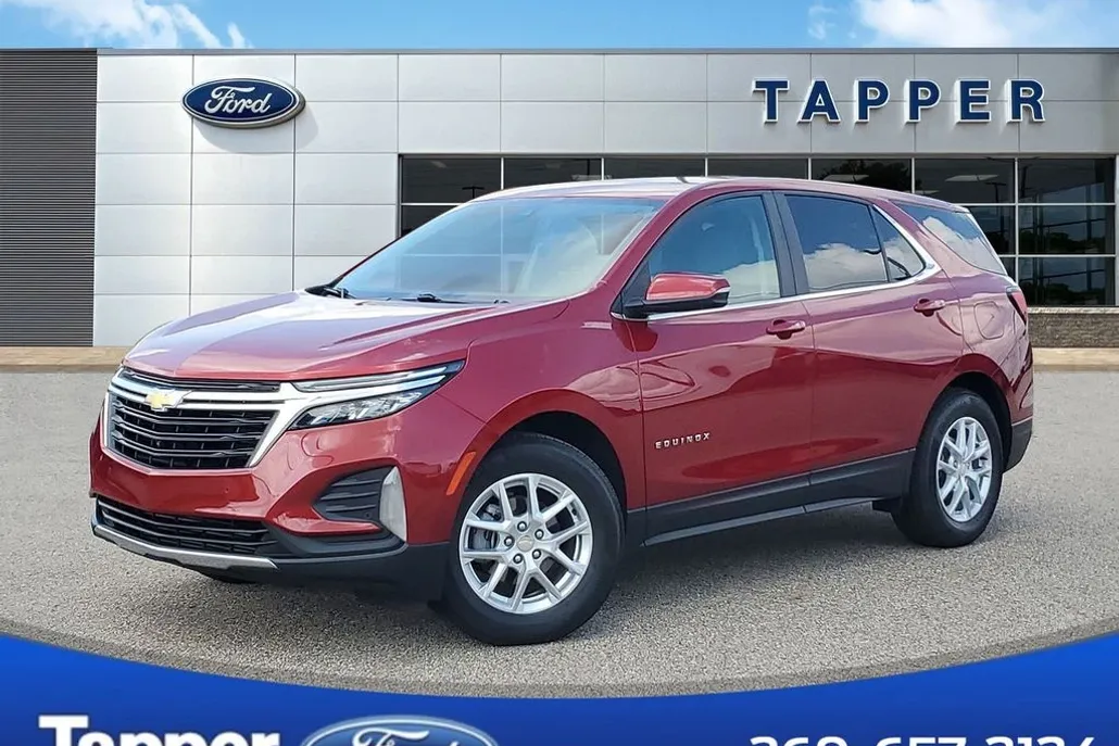 2023 Chevrolet Equinox LT photo 1