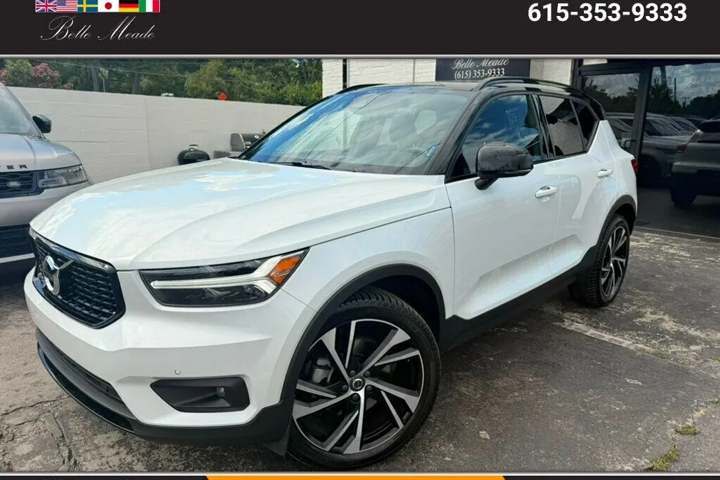 2021 Volvo XC40 R-Design photo 1