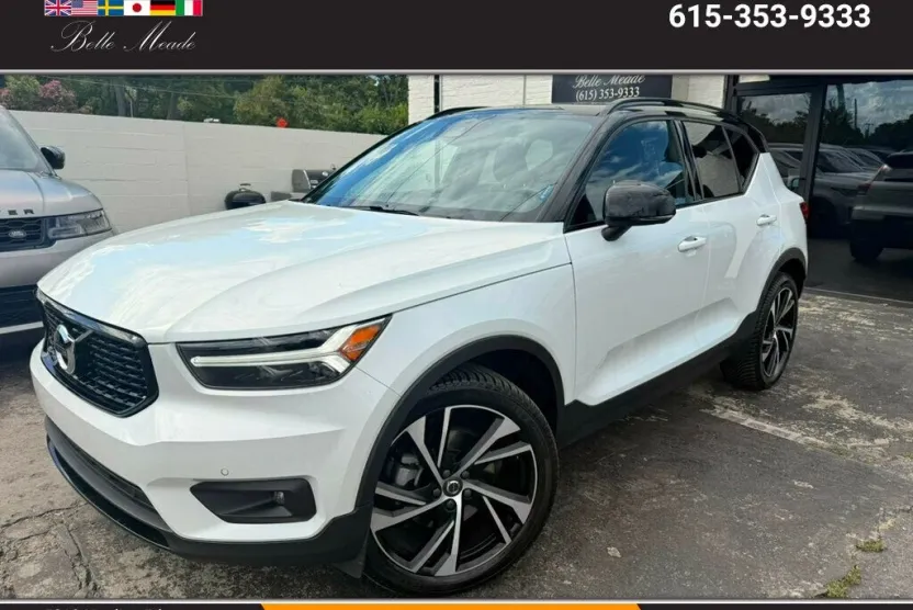 2021 Volvo XC40 R-Design photo 1