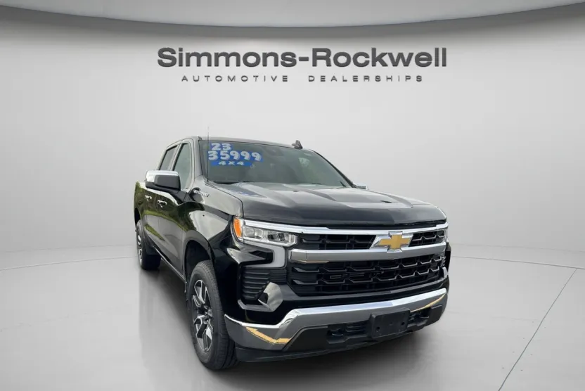 2023 Chevrolet Silverado 1500 LT photo 1