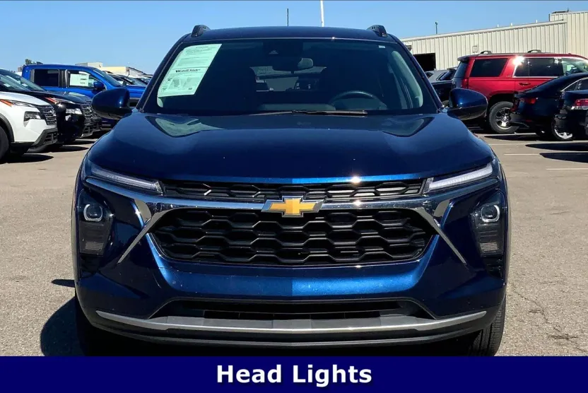 2024 Chevrolet Trax LT photo 1