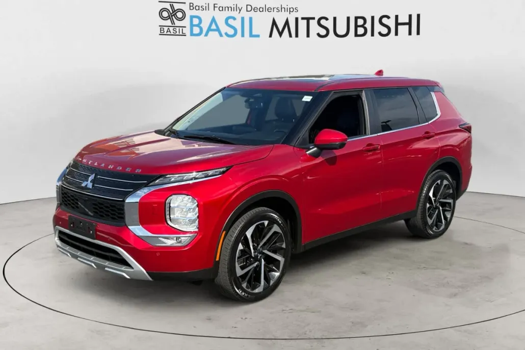 2024 Mitsubishi Outlander SE photo 1