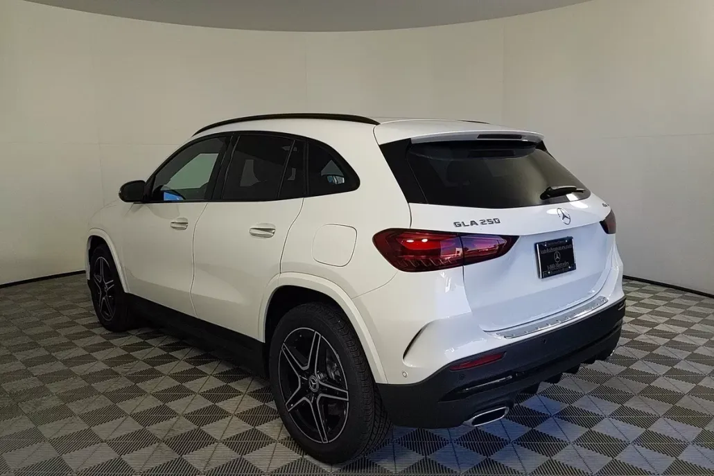 2025 Mercedes Benz GLA 250 4MATIC photo 1