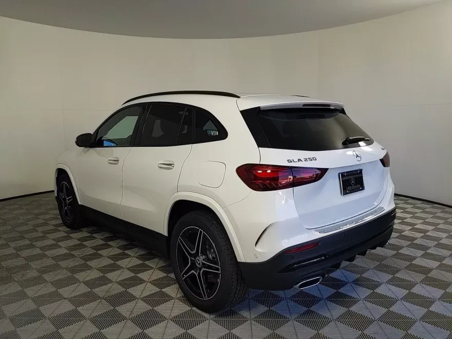 2025 Mercedes Benz GLA 250 4MATIC photo 1