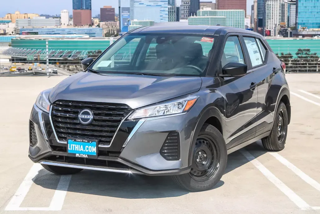 2025 Nissan Kicks Play S photo 1