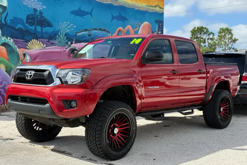 2014 Toyota Tacoma PreRunner V6 photo 1