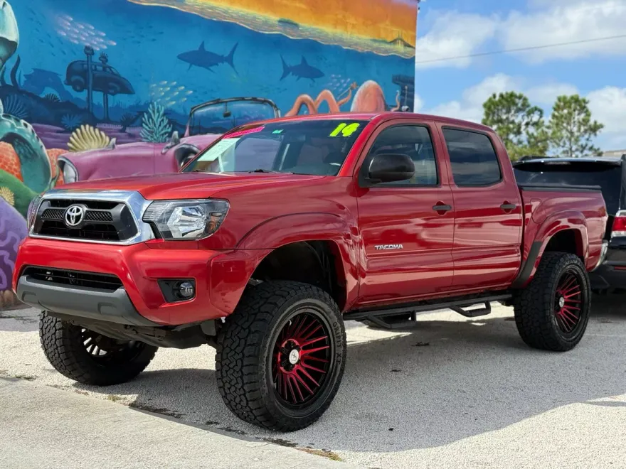 2014 Toyota Tacoma PreRunner V6 photo 1
