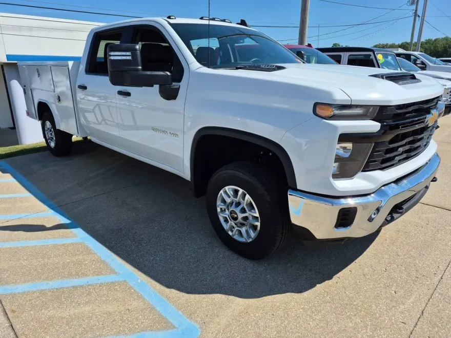 2025 Chevrolet Silverado 2500HD photo 1