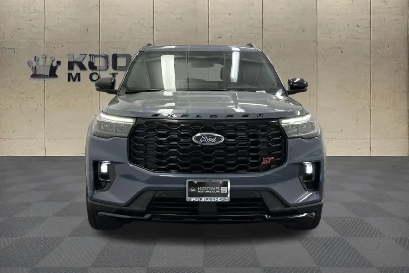 2025 Ford Explorer ST photo 1