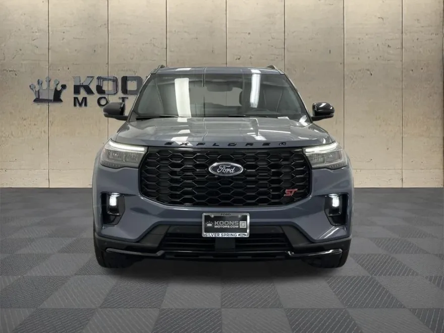 2025 Ford Explorer ST photo 1
