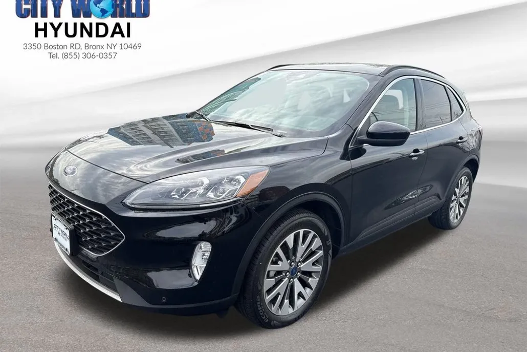 2022 Ford Escape Titanium photo 1