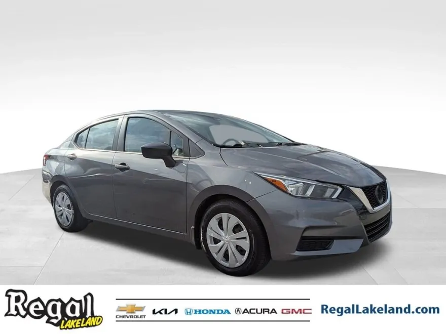 2021 Nissan Versa S photo 1