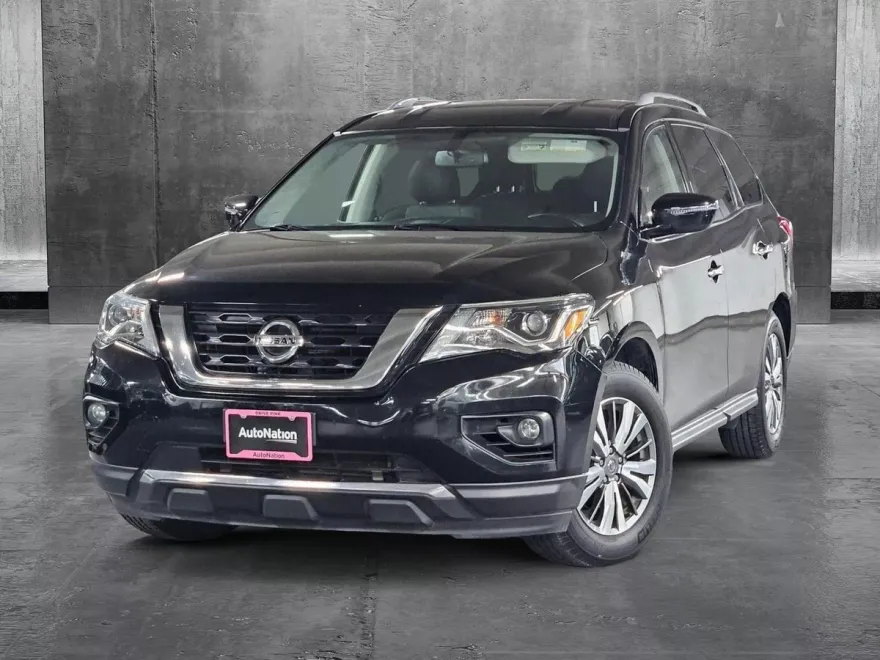 2020 Nissan Pathfinder SV photo 1