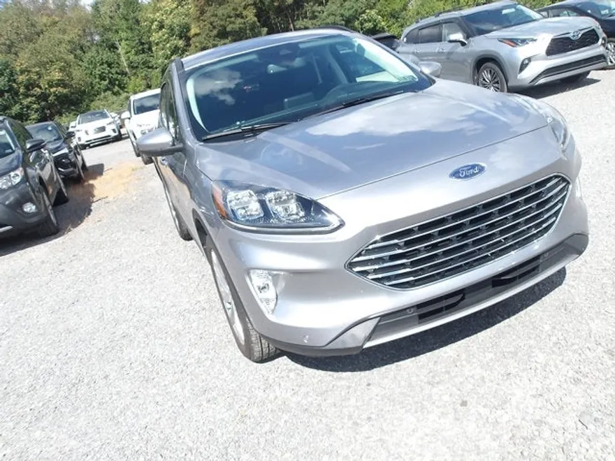 2022 Ford Escape Titanium photo 1