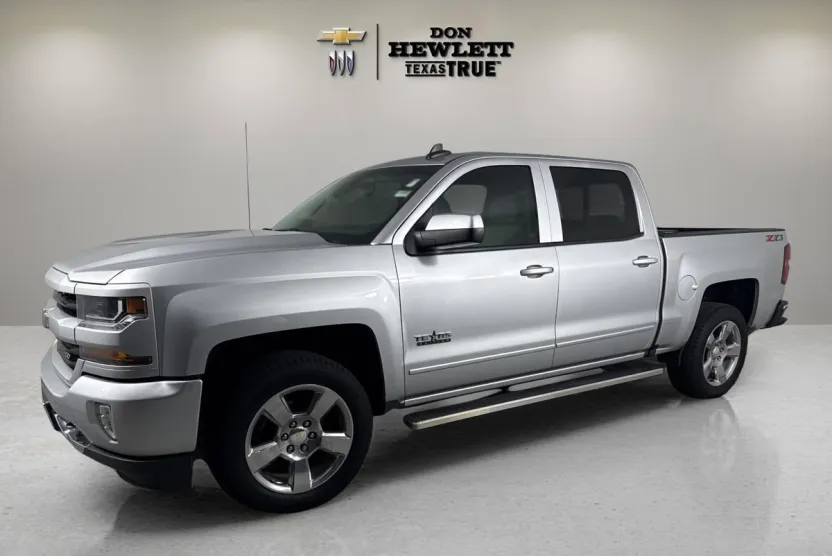 2018 Chevrolet Silverado 1500 LT photo 1