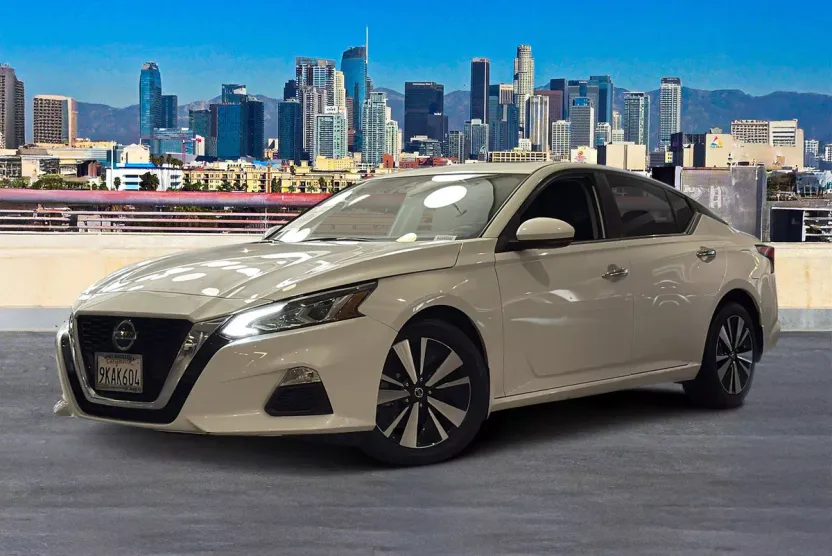 2022 Nissan Altima 2.5 SV photo 1