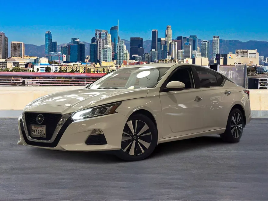 2022 Nissan Altima 2.5 SV photo 1