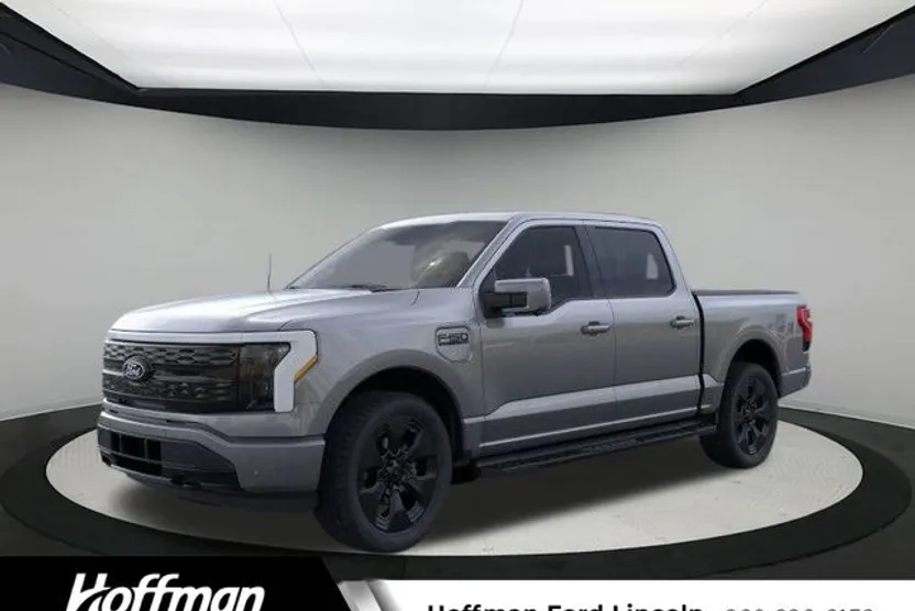 2025 Ford F-150 Lightning Platinum photo 1
