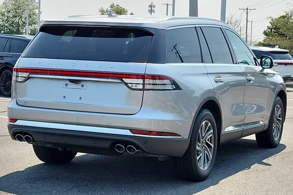 2020 Lincoln Aviator Standard photo 1