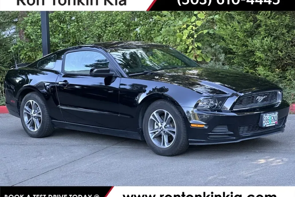 2014 Ford Mustang V6 Premium photo 1