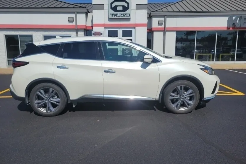 2024 Nissan Murano Platinum photo 1