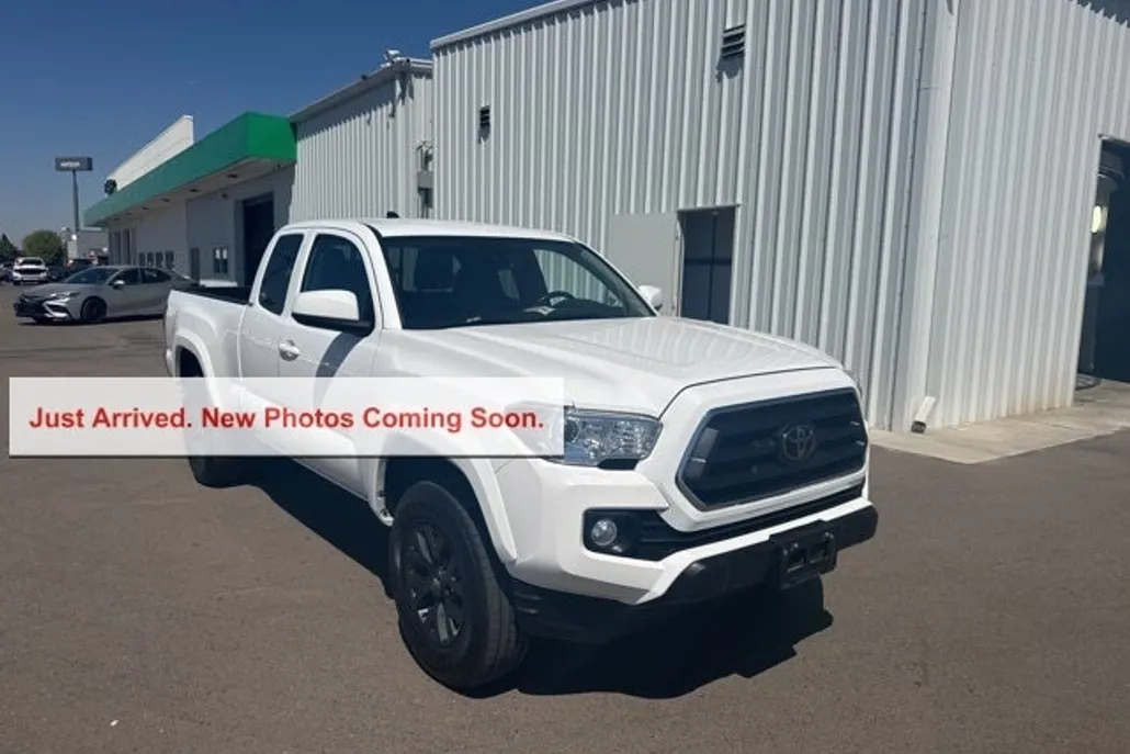 2023 Toyota Tacoma SR5 V6 photo 1