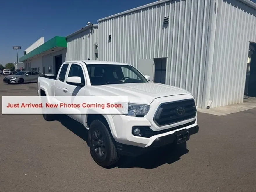 2023 Toyota Tacoma SR5 V6 photo 1