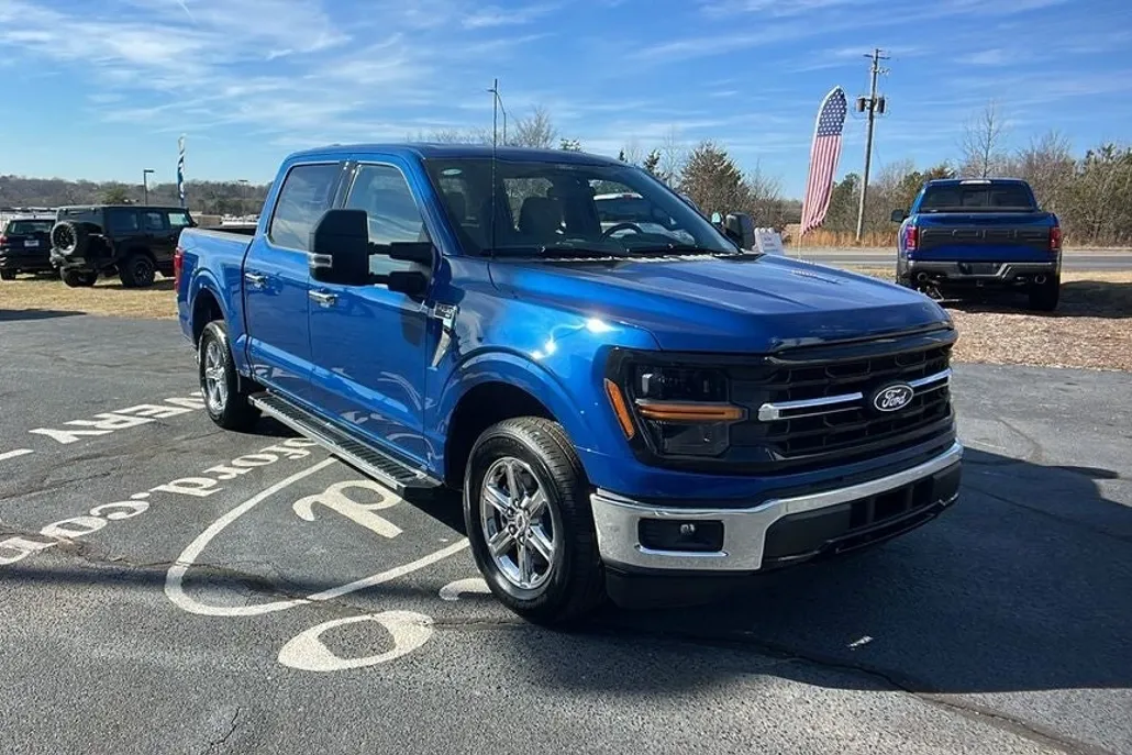 2025 Ford F-150 XLT photo 1