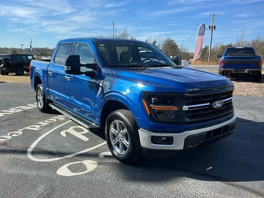 2025 Ford F-150 XLT photo 1