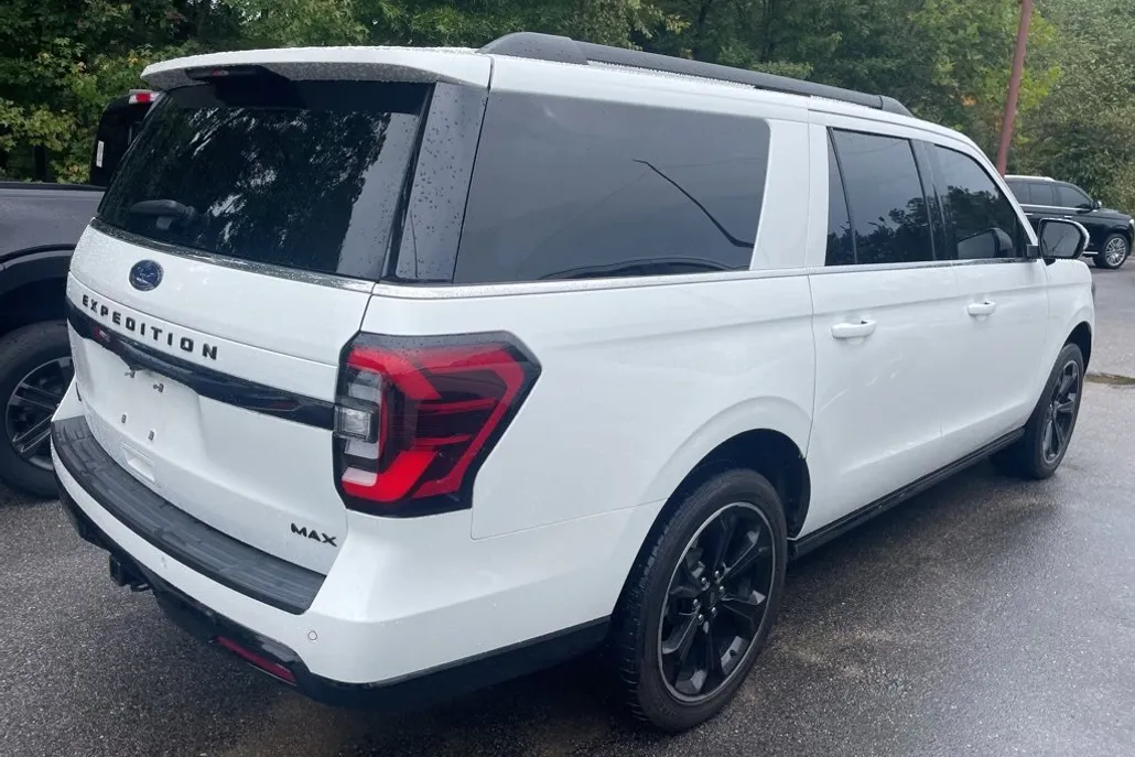 2022 Ford Expedition MAX Limited photo 1