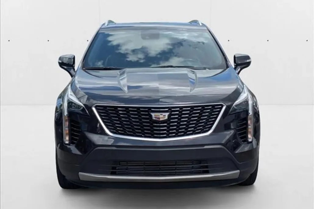 2022 Cadillac XT4 Premium Luxury photo 1