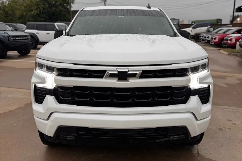 2024 Chevrolet Silverado 1500 RST photo 1