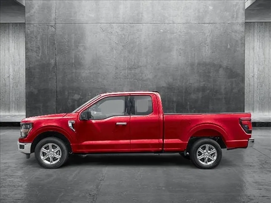 2025 Ford F-150 XLT photo 2