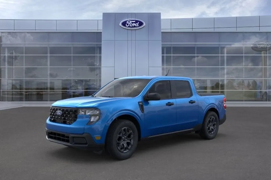 2025 Ford Maverick XLT photo 1